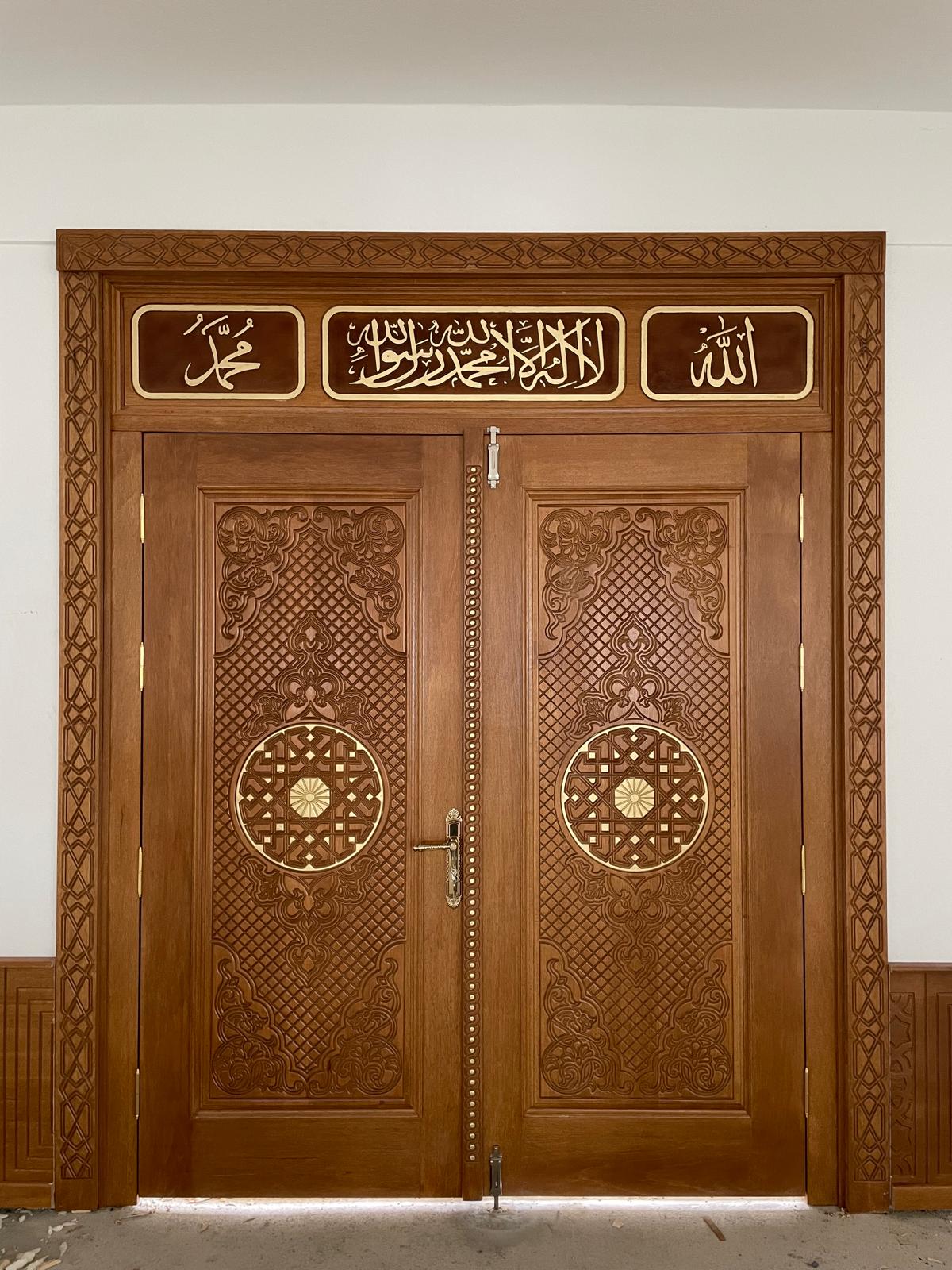 Mihrap Minber Kürsü Müezzinlik Cami Kapısı Lambiri