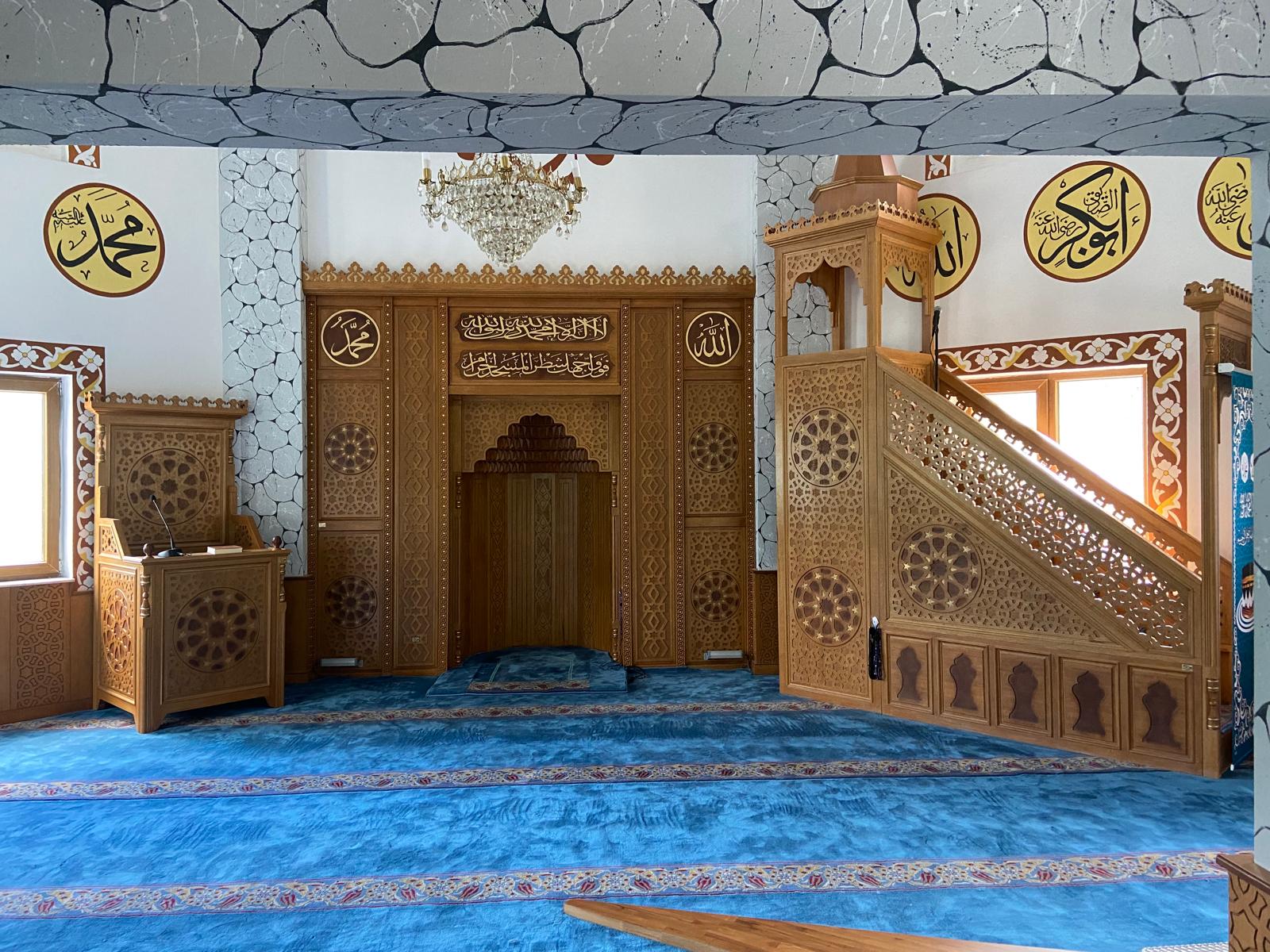 Mihrap Minber Kürsü Müezzinlik Cami Kapısı Lambiri