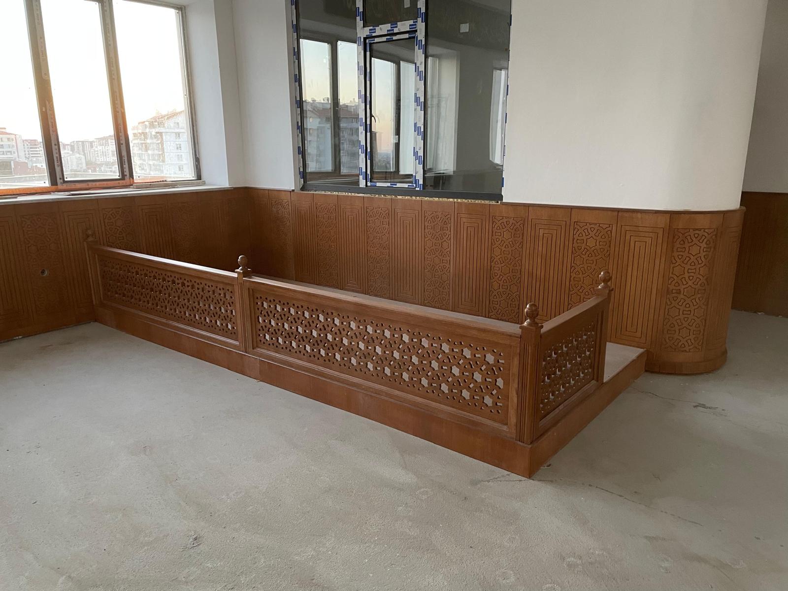 Mihrap Minber Kürsü Müezzinlik Cami Kapısı Lambiri