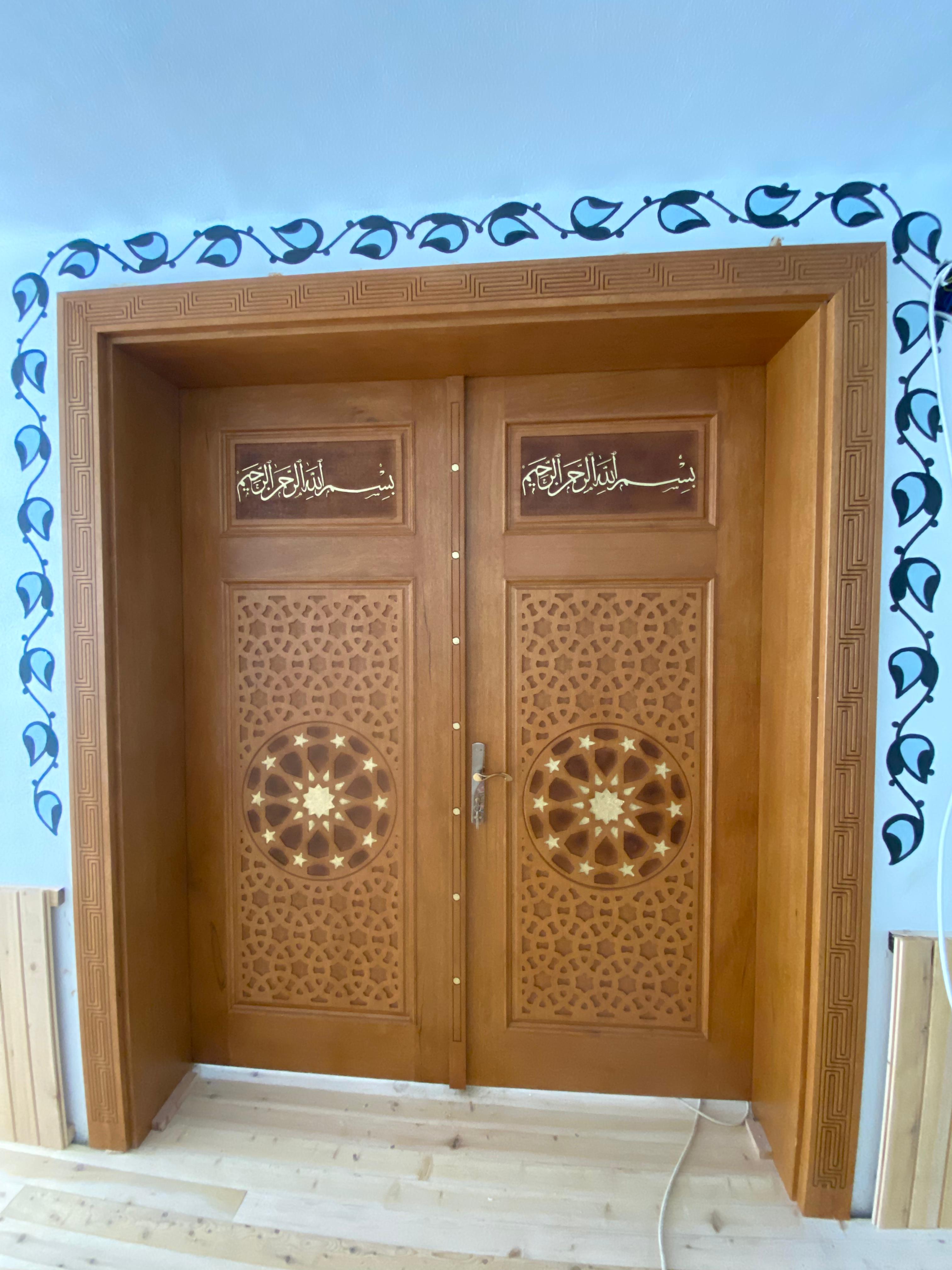 Mihrap Minber Kürsü Müezzinlik Cami Kapısı Lambiri