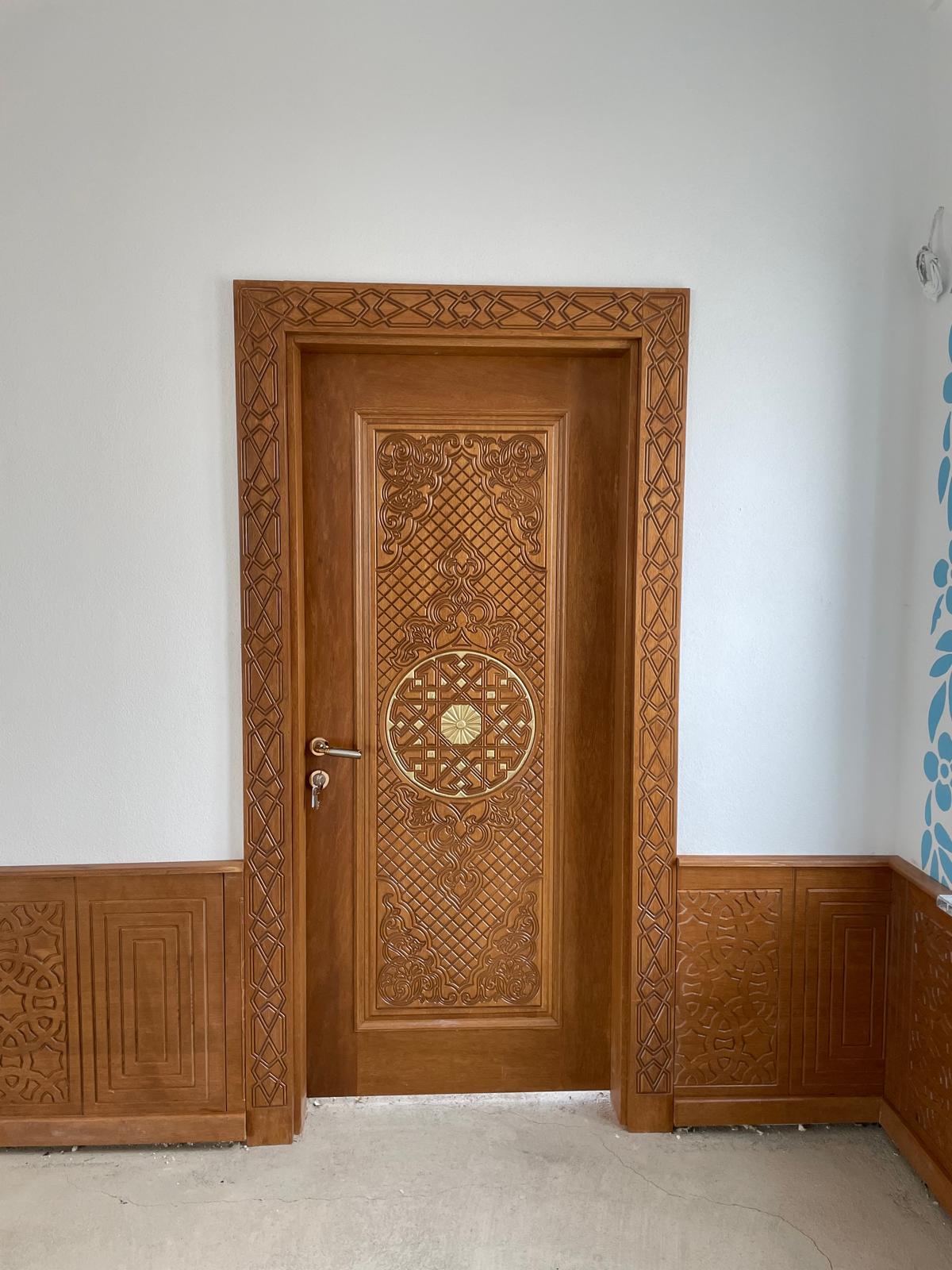 Mihrap Minber Kürsü Müezzinlik Cami Kapısı Lambiri