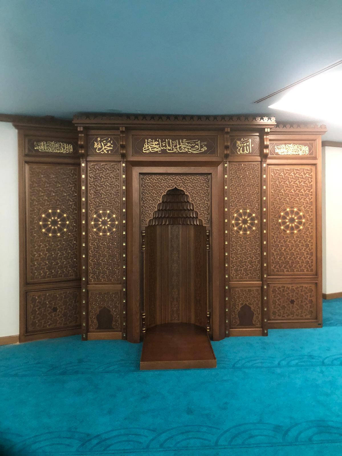 Mihrap Minber Kürsü Müezzinlik Cami Kapısı Lambiri