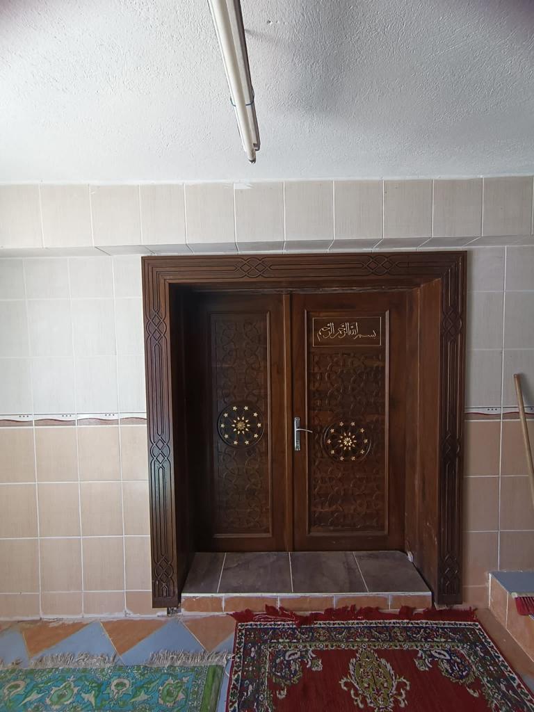 Mihrap Minber Kürsü Müezzinlik Cami Kapısı Lambiri
