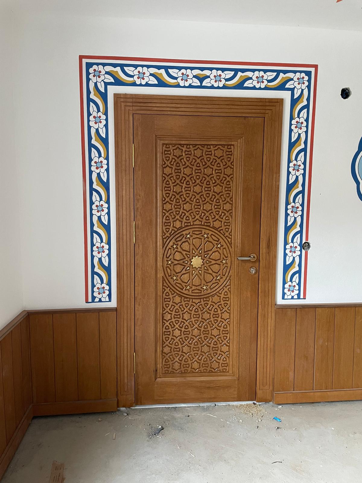 Mihrap Minber Kürsü Müezzinlik Cami Kapısı Lambiri