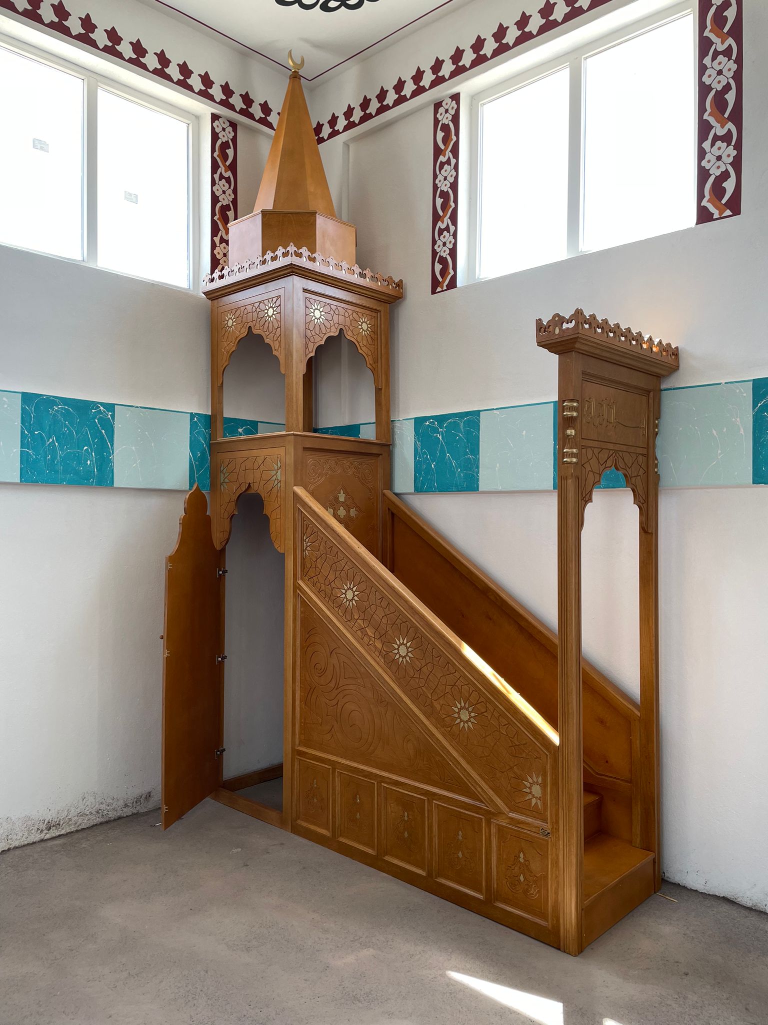 Mihrap Minber Kürsü Müezzinlik Cami Kapısı Lambiri